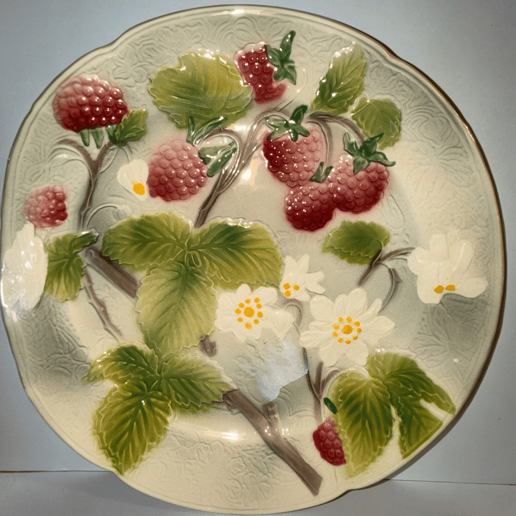 France Faience Plate Relief Raspberry Motif St Clement Luneville Factories 8.5" Excellent Condition - AntiquesEtceteraFrance Faience Plate Relief Raspberry Motif St Clement Luneville Factories 8.5" Excellent ConditionAntiquesEtceteraAntiquesEtcetera
