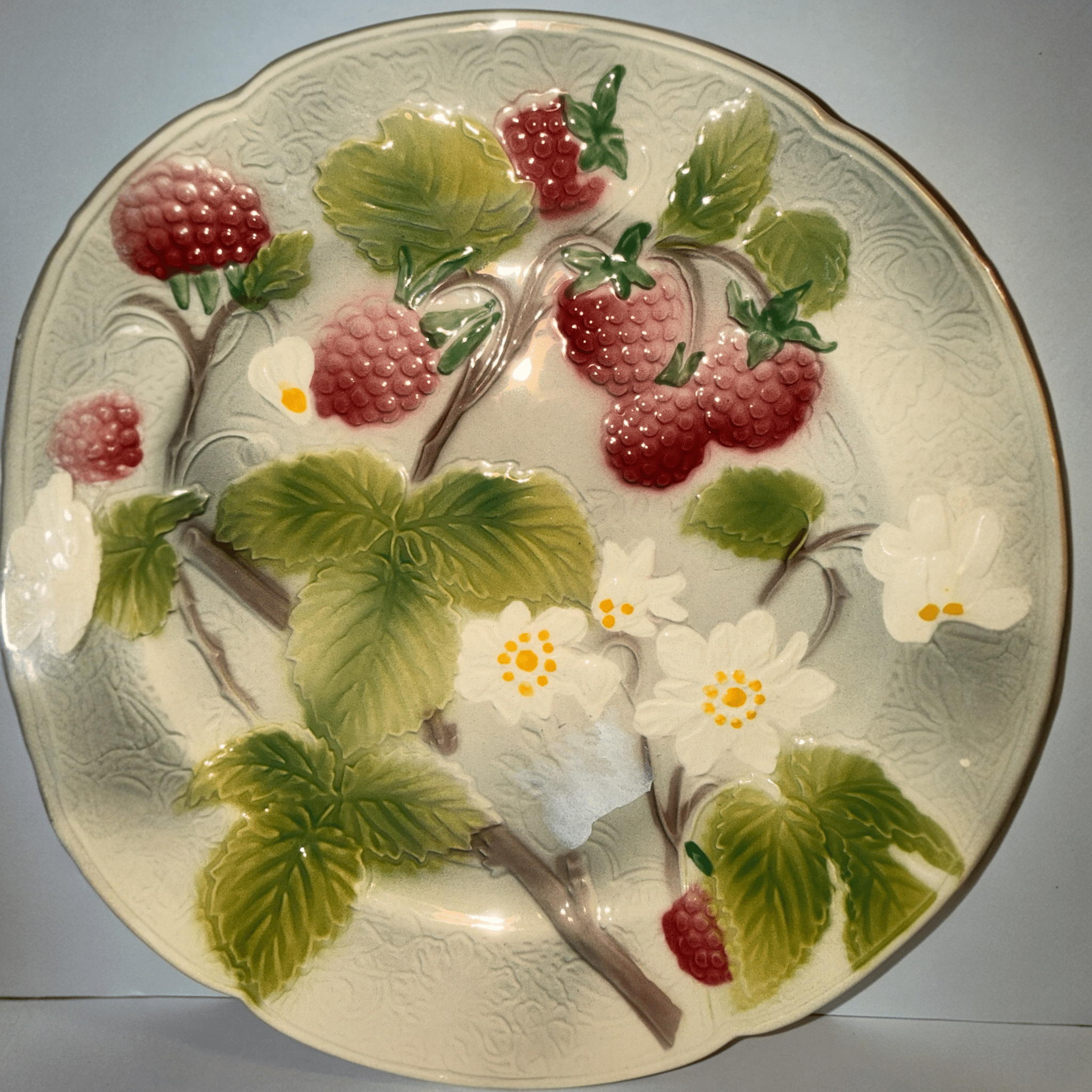France Faience Plate Relief Raspberry Motif St Clement Luneville Factories 8.5" Excellent Condition - AntiquesEtceteraFrance Faience Plate Relief Raspberry Motif St Clement Luneville Factories 8.5" Excellent ConditionAntiquesEtceteraAntiquesEtcetera
