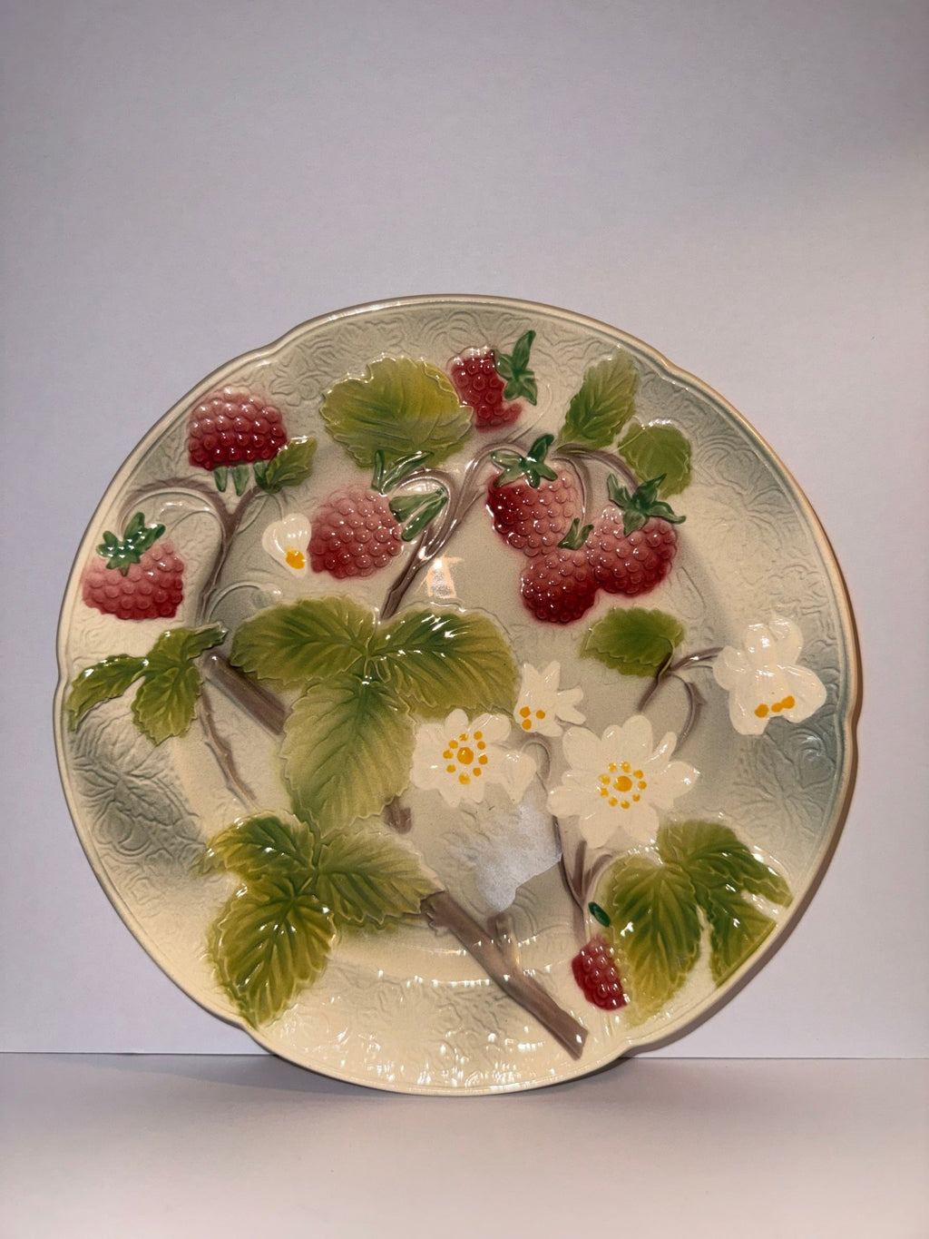 France Faience Plate Relief Raspberry Motif St Clement Luneville Factories 8.5" Excellent Condition - AntiquesEtceteraFrance Faience Plate Relief Raspberry Motif St Clement Luneville Factories 8.5" Excellent ConditionAntiquesEtceteraAntiquesEtcetera