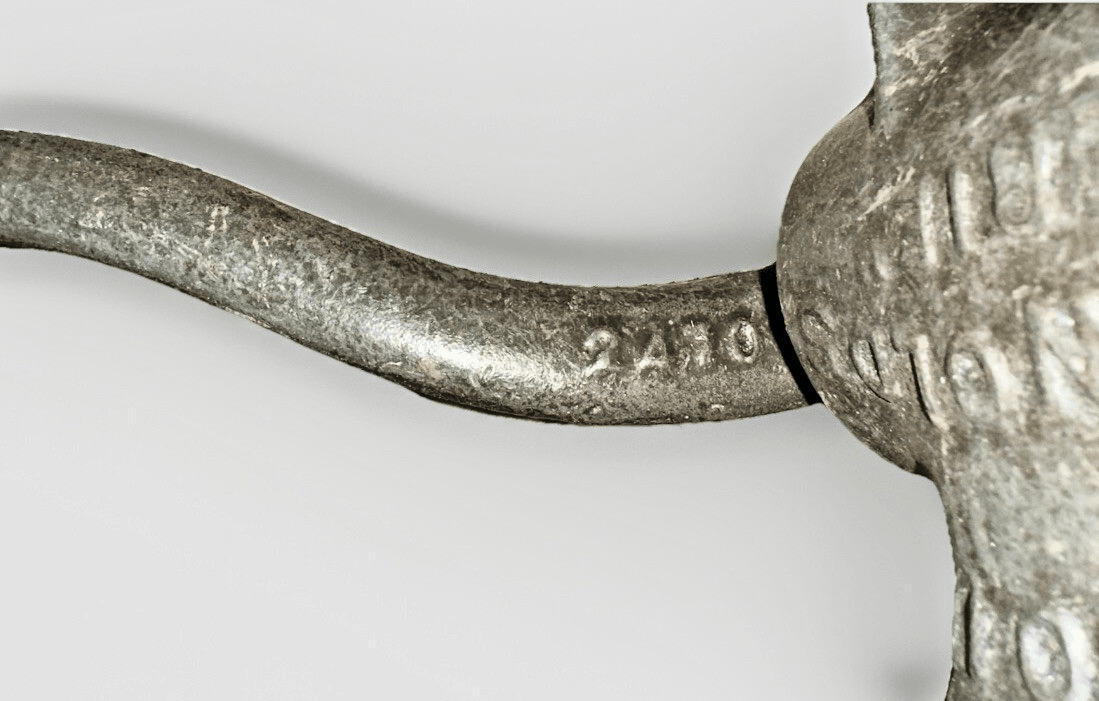 Griswold's "ERIE" No. 11 Cast Iron Meat Grinder Griswold Mfg Co Erie PA USA - AntiquesEtceteraGriswold's "ERIE" No. 11 Cast Iron Meat Grinder Griswold Mfg Co Erie PA USAVintageAntiquesEtcetera