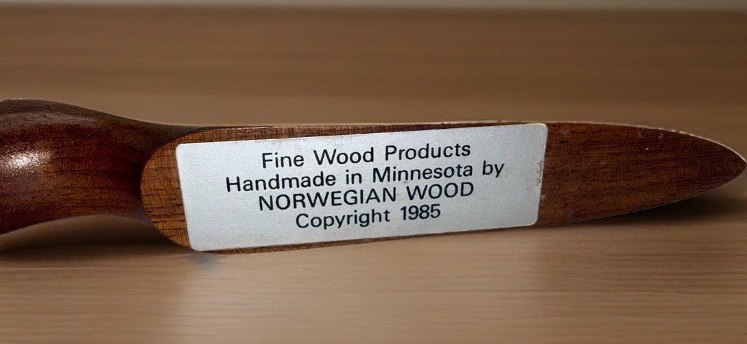 Hand - Carved Norwegian Wood Otter Danish Modern 1985 Made in Minnesota 8" Long - AntiquesEtceteraHand - Carved Norwegian Wood Otter Danish Modern 1985 Made in Minnesota 8" LongNorwegian WoodAntiquesEtcetera