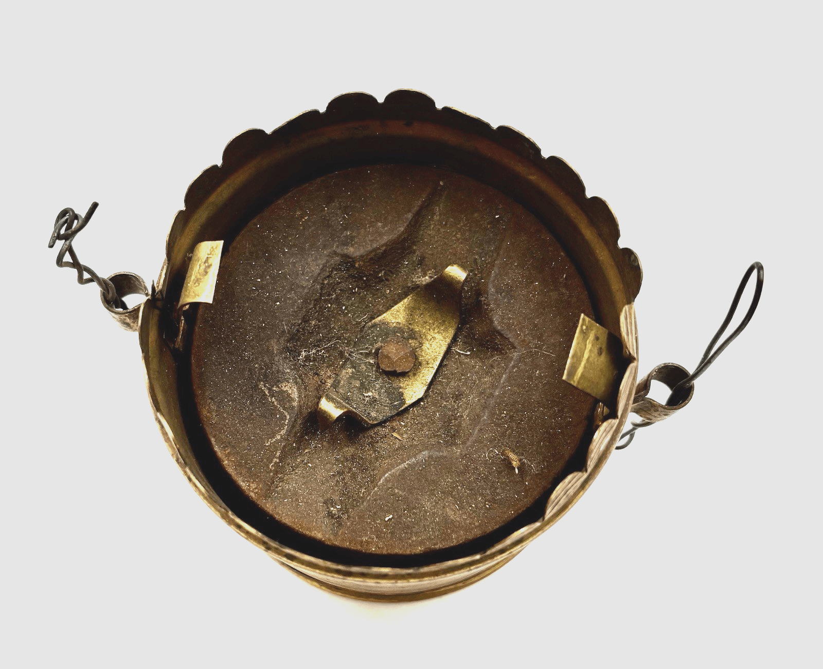 Hanging Oil Kerosene Lamp Counterweight Cast Iron in Brass Can - AntiquesEtceteraHanging Oil Kerosene Lamp Counterweight Cast Iron in Brass CanAntiqueAntiquesEtcetera