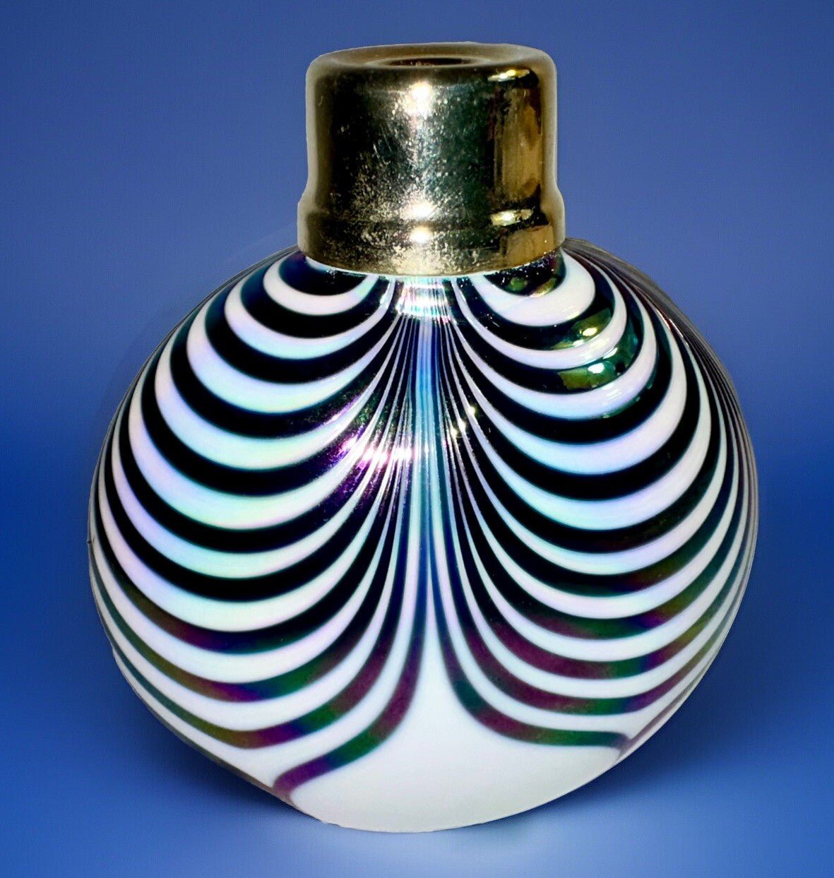 Iridescent Art Glass Perfume Atomizer Vibrant Peacock / Pulled Feather Motif - AntiquesEtceteraIridescent Art Glass Perfume Atomizer Vibrant Peacock / Pulled Feather MotifAntiquesEtceteraAntiquesEtcetera