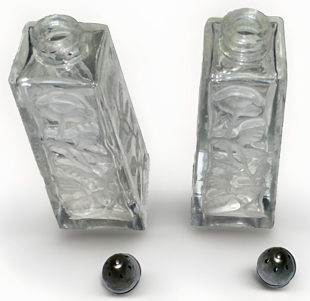 I.W. Rice Hand Cut Glass Salt & Pepper Shaker Set Floral Motif Japan Import Vtg. - AntiquesEtceteraI.W. Rice Hand Cut Glass Salt & Pepper Shaker Set Floral Motif Japan Import Vtg.I RiceAntiquesEtcetera
