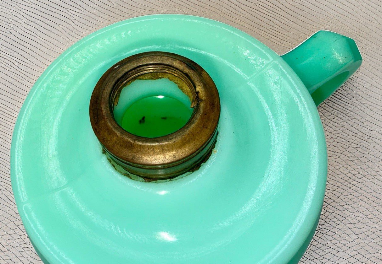 Jade Green Kerosene Oil Heart Lamp (Rare Unpatterned Example) Highly UV Reactive - AntiquesEtceteraJade Green Kerosene Oil Heart Lamp (Rare Unpatterned Example) Highly UV ReactiveAntique LightingAntiquesEtceteraAntiquesEtcetera