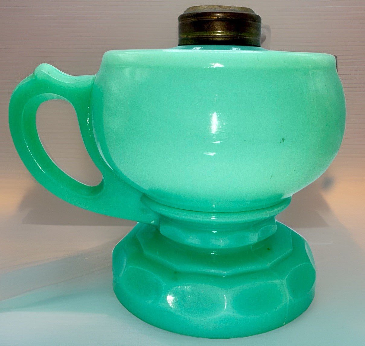 Jade Green Kerosene Oil Heart Lamp (Rare Unpatterned Example) Highly UV Reactive - AntiquesEtceteraJade Green Kerosene Oil Heart Lamp (Rare Unpatterned Example) Highly UV ReactiveAntique LightingAntiquesEtceteraAntiquesEtcetera