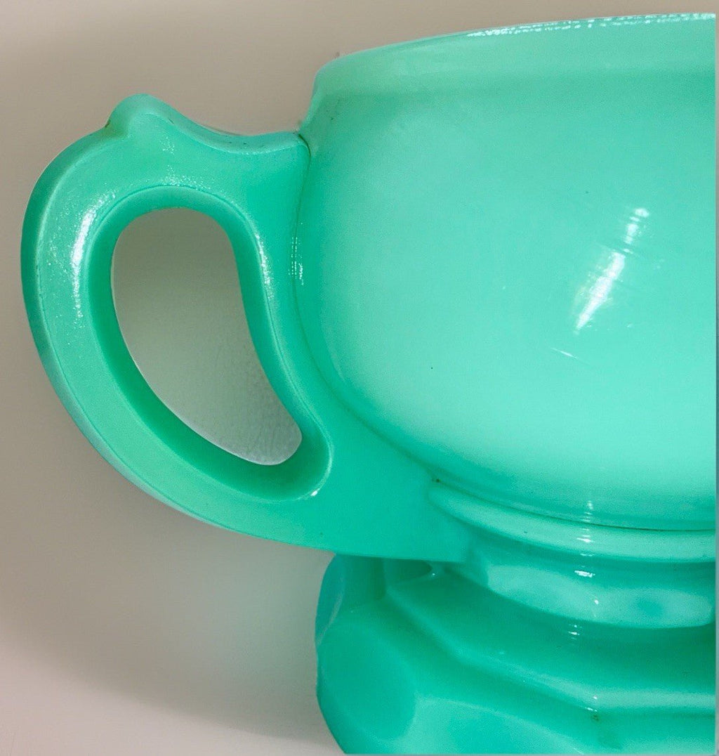 Jade Green Kerosene Oil Heart Lamp (Rare Unpatterned Example) Highly UV Reactive - AntiquesEtceteraJade Green Kerosene Oil Heart Lamp (Rare Unpatterned Example) Highly UV ReactiveAntique LightingAntiquesEtceteraAntiquesEtcetera