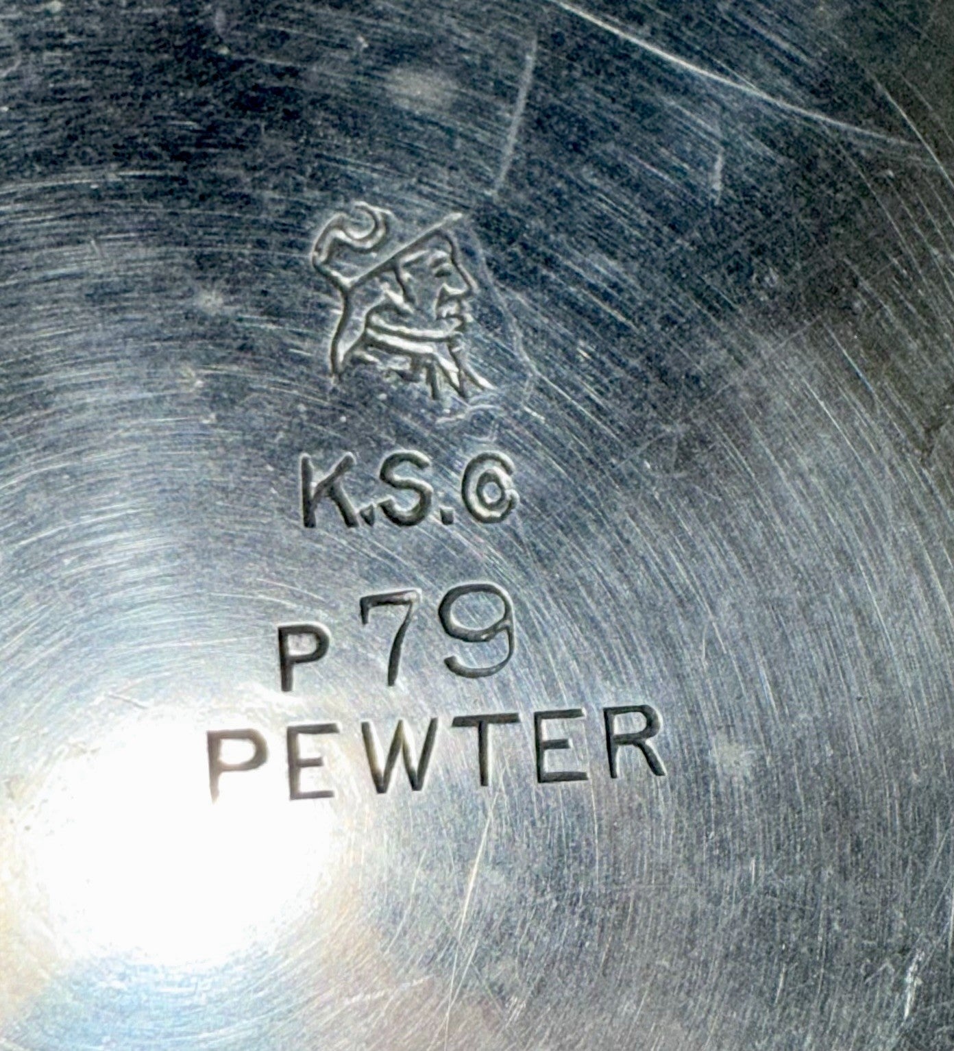 Kirk Stieff Footed Pewter Sugar Bowl Williamsburg Restoration Queen Anne Scallop - AntiquesEtceteraKirk Stieff Footed Pewter Sugar Bowl Williamsburg Restoration Queen Anne ScallopKirk StieffAntiquesEtcetera