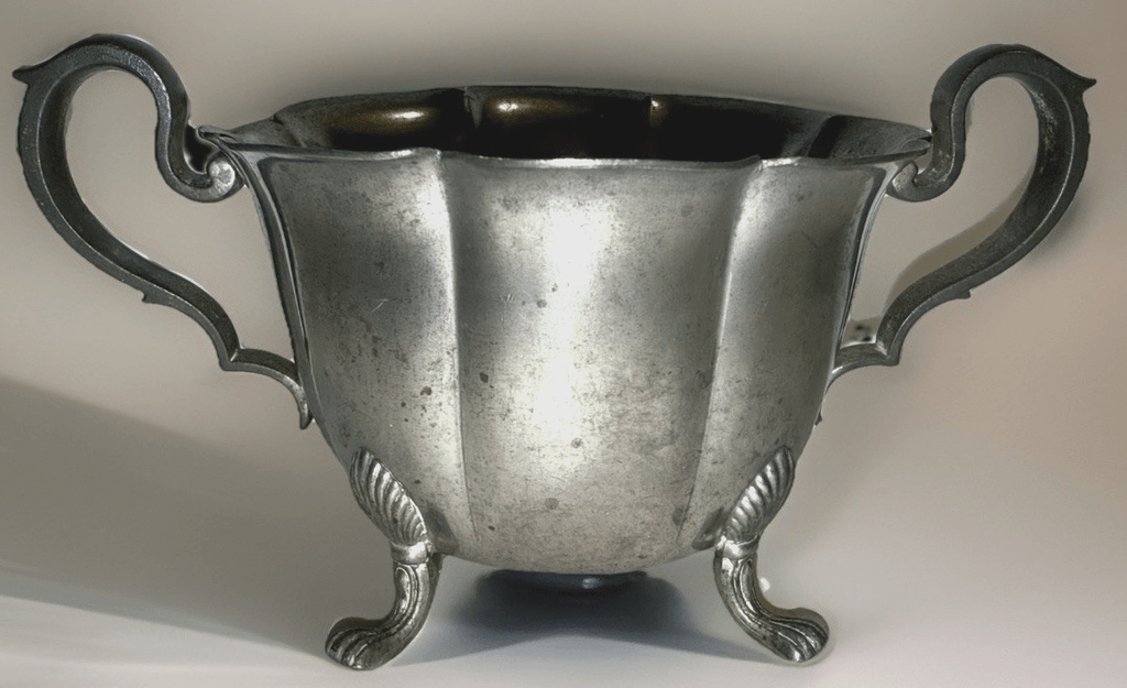 Kirk Stieff Footed Pewter Sugar Bowl Williamsburg Restoration Queen Anne Scallop - AntiquesEtceteraKirk Stieff Footed Pewter Sugar Bowl Williamsburg Restoration Queen Anne ScallopKirk StieffAntiquesEtcetera