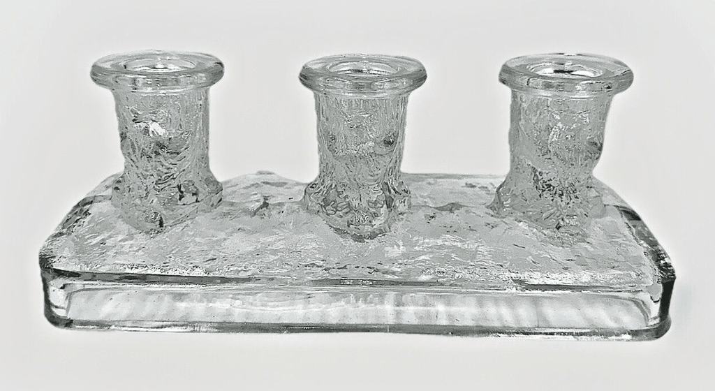 L.E. Smith Candle Block 3 Little Bears Climb Trees Solid Glass Ice Cube Textured - AntiquesEtceteraL.E. Smith Candle Block 3 Little Bears Climb Trees Solid Glass Ice Cube TexturedL.E. SmithAntiquesEtcetera