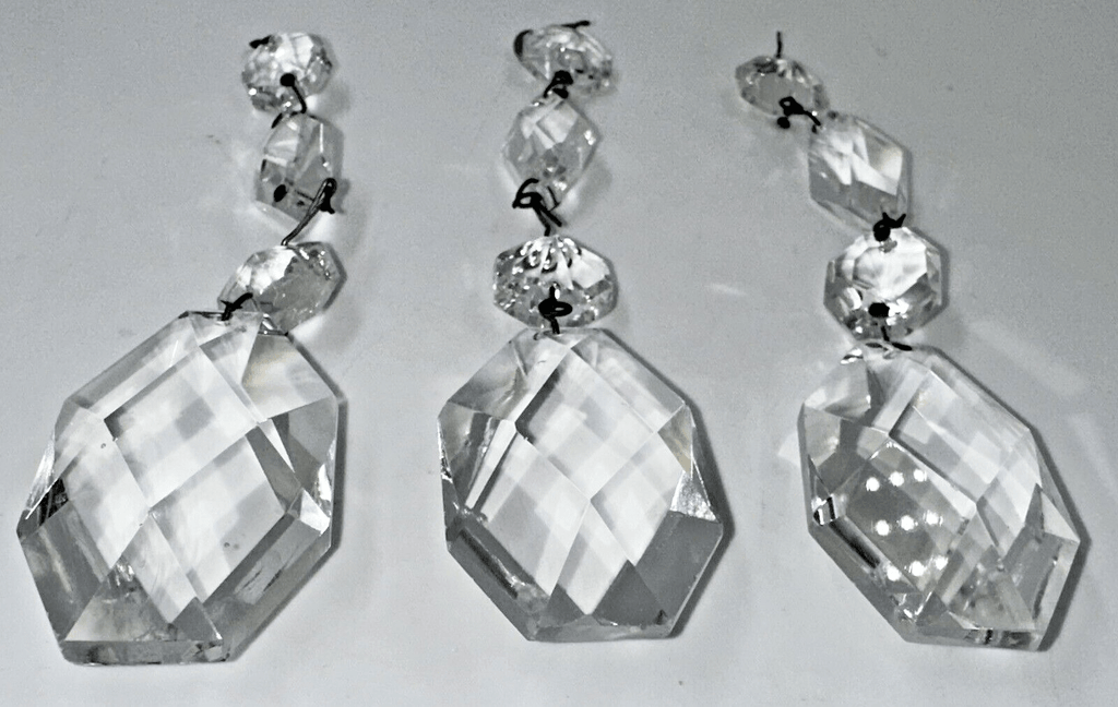 Lot of 3 Cut Crystal Pendalogues Suspended, Octagon Beads & Diamonds 5 3/4" Drop - AntiquesEtceteraLot of 3 Cut Crystal Pendalogues Suspended, Octagon Beads & Diamonds 5 3/4" DropUnbrandedAntiquesEtcetera