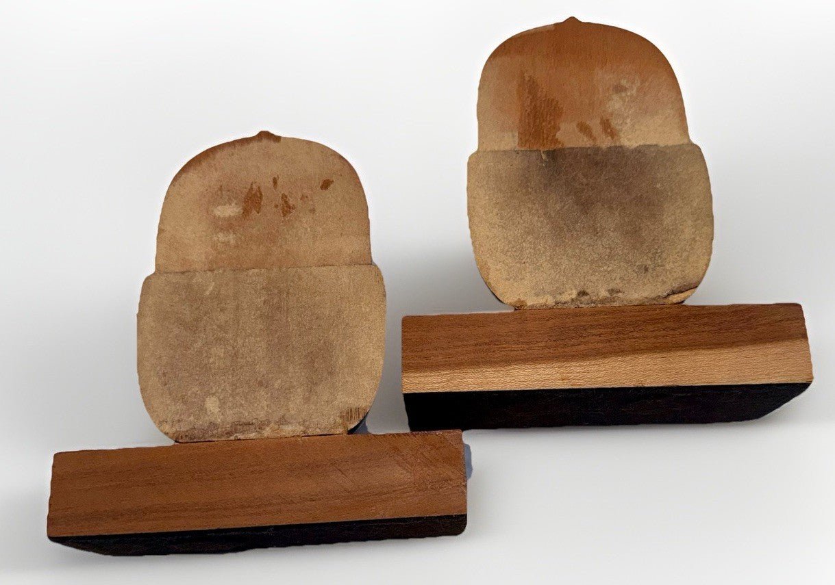 Lovely Carved Wood Acorn Bookends Weighted w/ Felt Bottoms Oak Color Variations - AntiquesEtceteraLovely Carved Wood Acorn Bookends Weighted w/ Felt Bottoms Oak Color VariationsUnbrandedAntiquesEtcetera