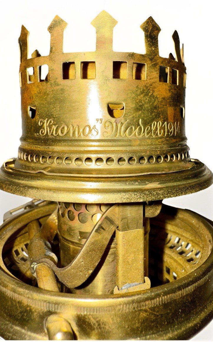 M - 1914 Kronos Key Lift Kerosene Oil Lamp Burner 1 1/2" Thread Brass German Hasag - AntiquesEtceteraM - 1914 Kronos Key Lift Kerosene Oil Lamp Burner 1 1/2" Thread Brass German HasagKronos / HasagAntiquesEtcetera
