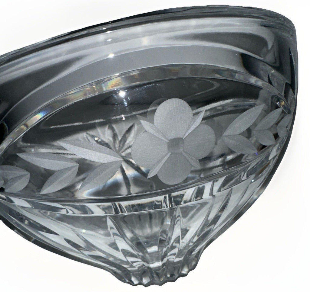 Mikasa Crystal Center Bowl Rare Park Rose Discontinued Pattern 9" Original Box - AntiquesEtceteraMikasa Crystal Center Bowl Rare Park Rose Discontinued Pattern 9" Original BoxMikasaAntiquesEtcetera