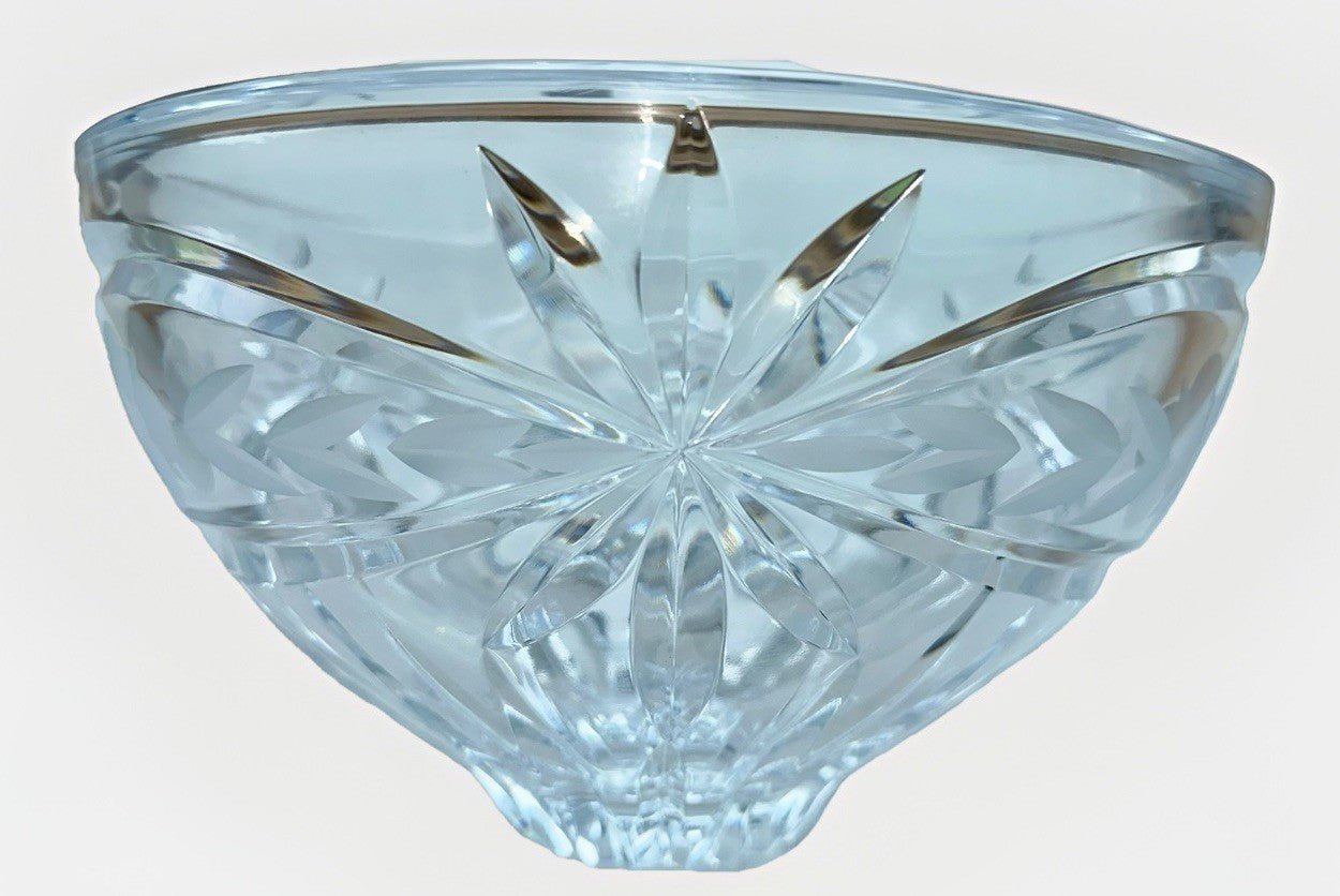 Mikasa Crystal Center Bowl Rare Park Rose Discontinued Pattern 9" Original Box - AntiquesEtceteraMikasa Crystal Center Bowl Rare Park Rose Discontinued Pattern 9" Original BoxMikasaAntiquesEtcetera