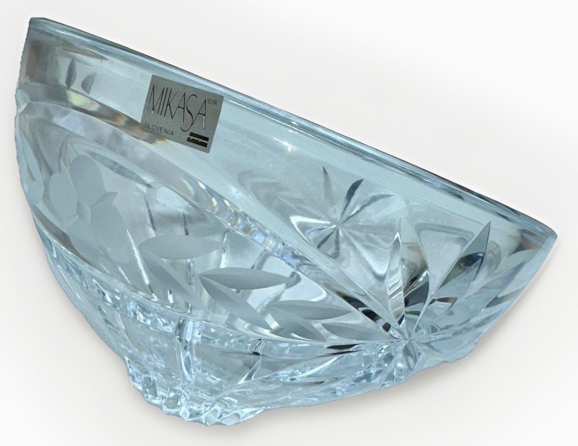 Mikasa Crystal Center Bowl Rare Park Rose Discontinued Pattern 9" Original Box - AntiquesEtceteraMikasa Crystal Center Bowl Rare Park Rose Discontinued Pattern 9" Original BoxMikasaAntiquesEtcetera