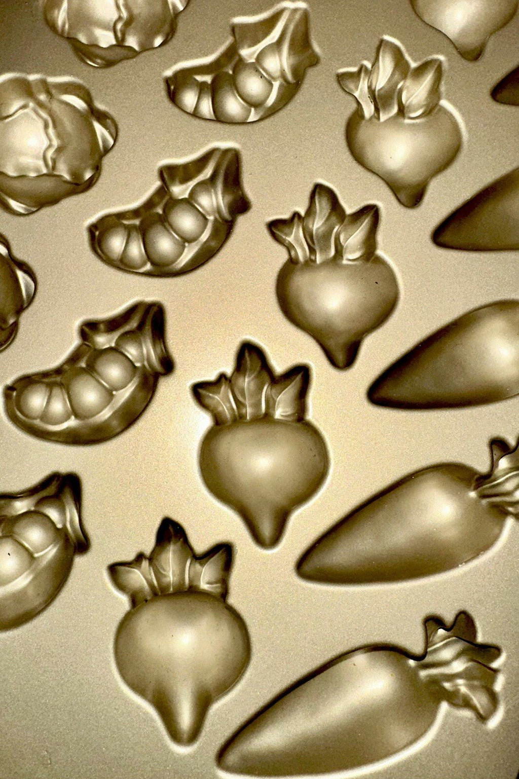 Nordic Ware Garden Patch Cakelets Mini Cakes Easter Candy Carrots Peas Cabbage - AntiquesEtceteraNordic Ware Garden Patch Cakelets Mini Cakes Easter Candy Carrots Peas CabbageNordic WareAntiquesEtcetera