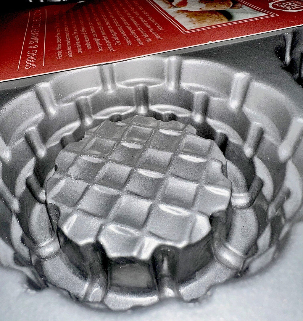 Nordic Ware Shortcake Baskets Pan 6 Cake Holes High - Quality Heavy Cast Aluminum - AntiquesEtceteraNordic Ware Shortcake Baskets Pan 6 Cake Holes High - Quality Heavy Cast AluminumNordic WareAntiquesEtcetera