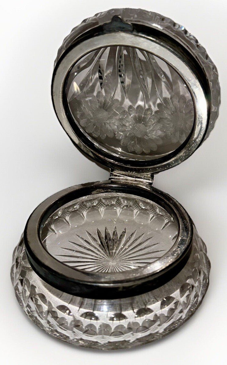 Pairpoint Daisy & Butterfly Dresser Box American Brilliant Cut Glass Pattern 539 - AntiquesEtceteraPairpoint Daisy & Butterfly Dresser Box American Brilliant Cut Glass Pattern 539AntiquesEtceteraAntiquesEtcetera