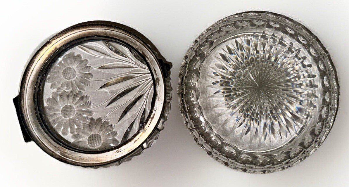 Pairpoint Daisy & Butterfly Dresser Box American Brilliant Cut Glass Pattern 539 - AntiquesEtceteraPairpoint Daisy & Butterfly Dresser Box American Brilliant Cut Glass Pattern 539AntiquesEtceteraAntiquesEtcetera