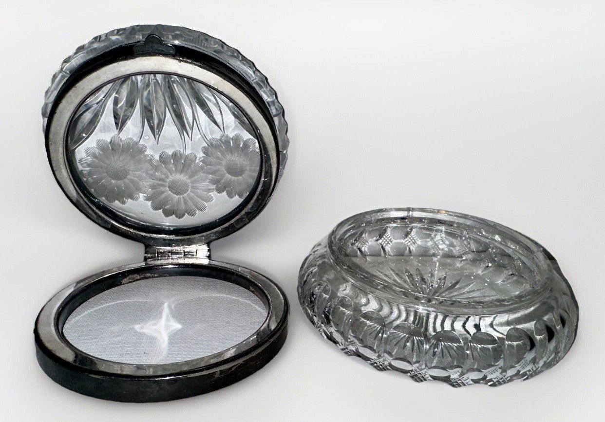 Pairpoint Daisy & Butterfly Dresser Box American Brilliant Cut Glass Pattern 539 - AntiquesEtceteraPairpoint Daisy & Butterfly Dresser Box American Brilliant Cut Glass Pattern 539AntiquesEtceteraAntiquesEtcetera