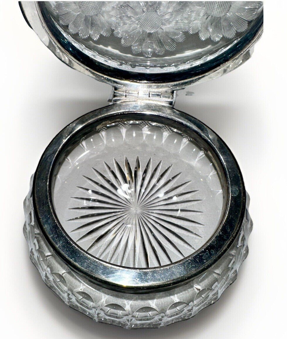 Pairpoint Daisy & Butterfly Dresser Box American Brilliant Cut Glass Pattern 539 - AntiquesEtceteraPairpoint Daisy & Butterfly Dresser Box American Brilliant Cut Glass Pattern 539AntiquesEtceteraAntiquesEtcetera