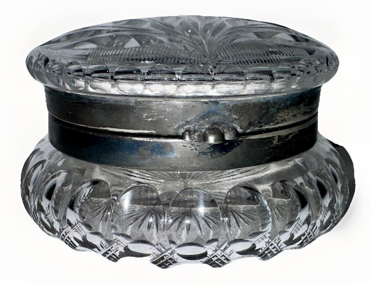 Pairpoint Daisy & Butterfly Dresser Box American Brilliant Cut Glass Pattern 539 - AntiquesEtceteraPairpoint Daisy & Butterfly Dresser Box American Brilliant Cut Glass Pattern 539AntiquesEtceteraAntiquesEtcetera