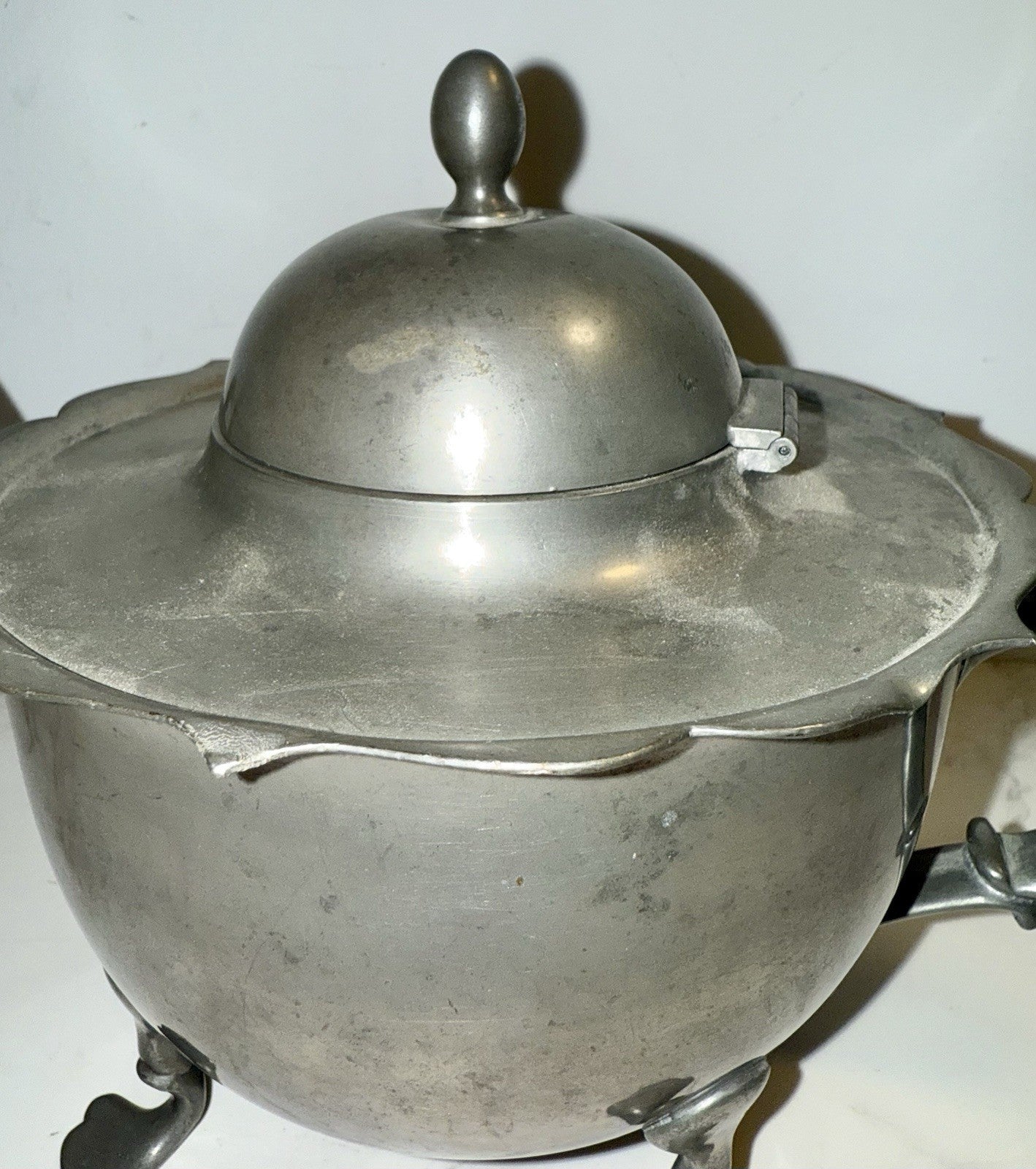 Pairpoint Pewter Footed Teapot Mod. P333 Bulbous Body Hinged Dome Lid 4 Paw Feet - AntiquesEtceteraPairpoint Pewter Footed Teapot Mod. P333 Bulbous Body Hinged Dome Lid 4 Paw FeetPairpointAntiquesEtcetera