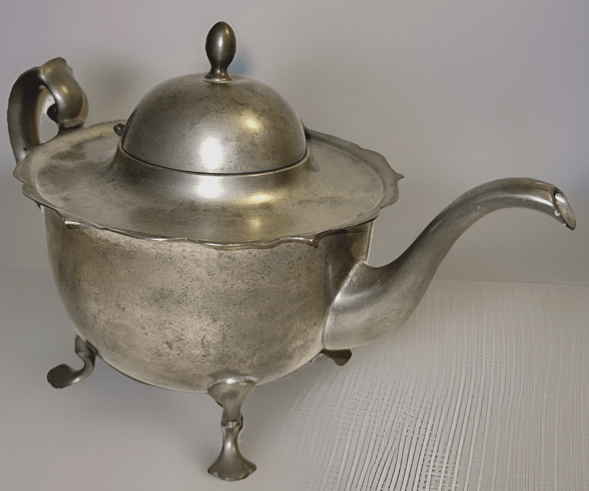 Pairpoint Pewter Footed Teapot Mod. P333 Bulbous Body Hinged Dome Lid 4 Paw Feet - AntiquesEtceteraPairpoint Pewter Footed Teapot Mod. P333 Bulbous Body Hinged Dome Lid 4 Paw FeetPairpointAntiquesEtcetera