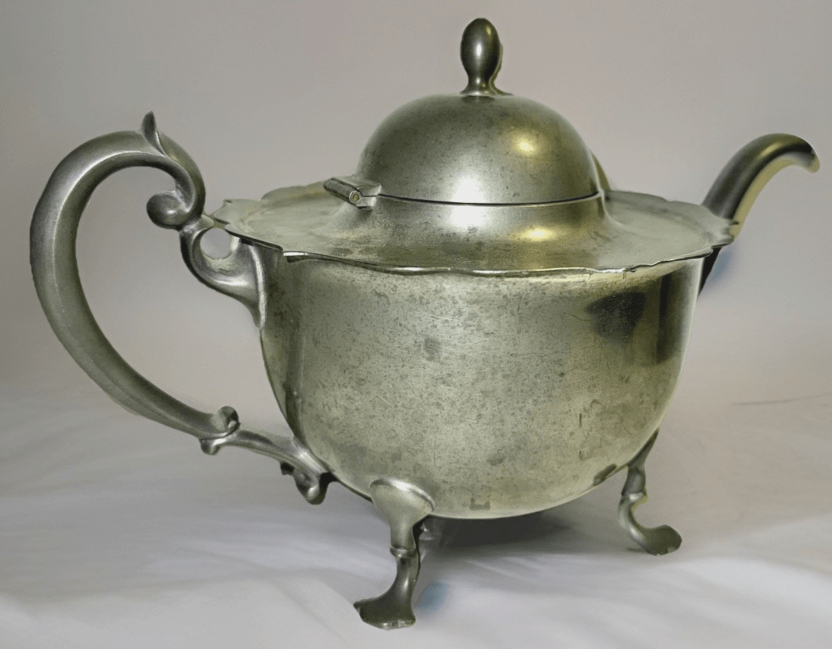 Pairpoint Pewter Footed Teapot Mod. P333 Bulbous Body Hinged Dome Lid 4 Paw Feet - AntiquesEtceteraPairpoint Pewter Footed Teapot Mod. P333 Bulbous Body Hinged Dome Lid 4 Paw FeetPairpointAntiquesEtcetera