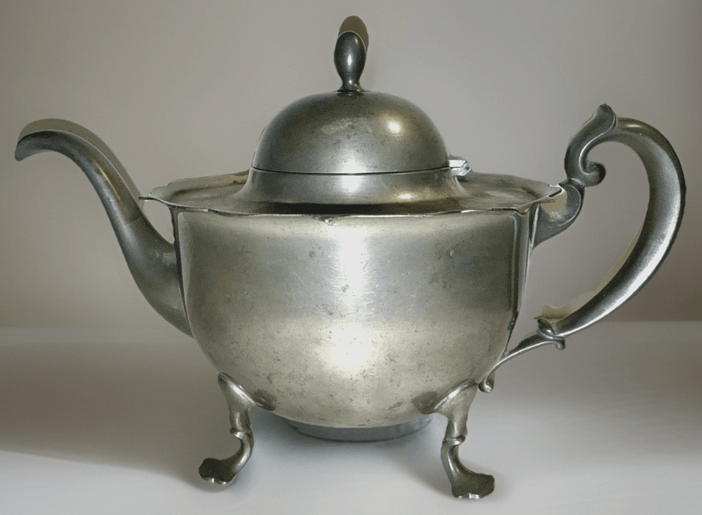 Pairpoint Pewter Footed Teapot Mod. P333 Bulbous Body Hinged Dome Lid 4 Paw Feet - AntiquesEtceteraPairpoint Pewter Footed Teapot Mod. P333 Bulbous Body Hinged Dome Lid 4 Paw FeetPairpointAntiquesEtcetera