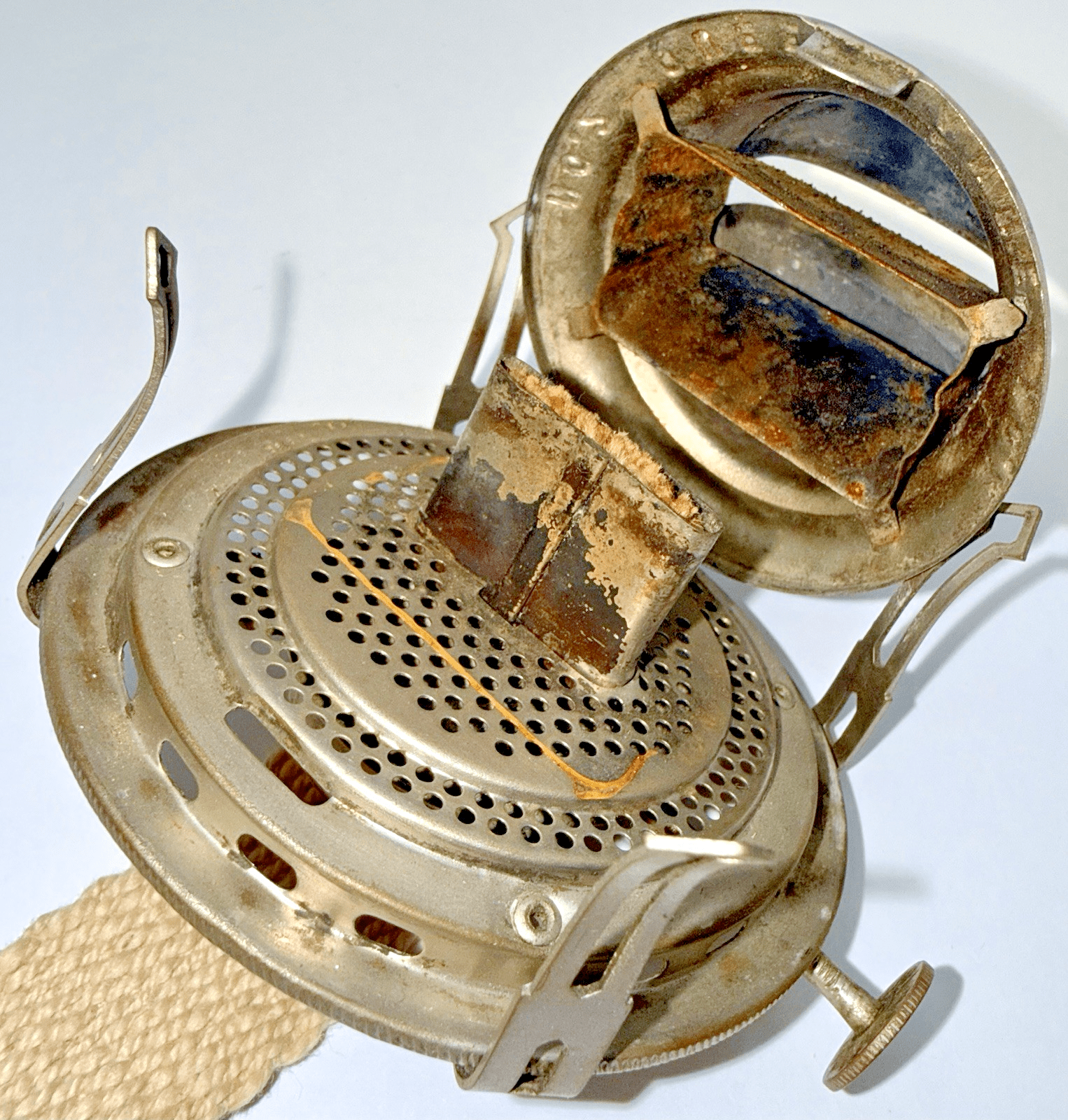 Rayo Queen Anne Kerosene Oil Lamp Burner No. 2 Size with Pie Crust Glass Chimney - AntiquesEtceteraRayo Queen Anne Kerosene Oil Lamp Burner No. 2 Size with Pie Crust Glass ChimneyScovill Mfg. Co. RayoAntiquesEtcetera