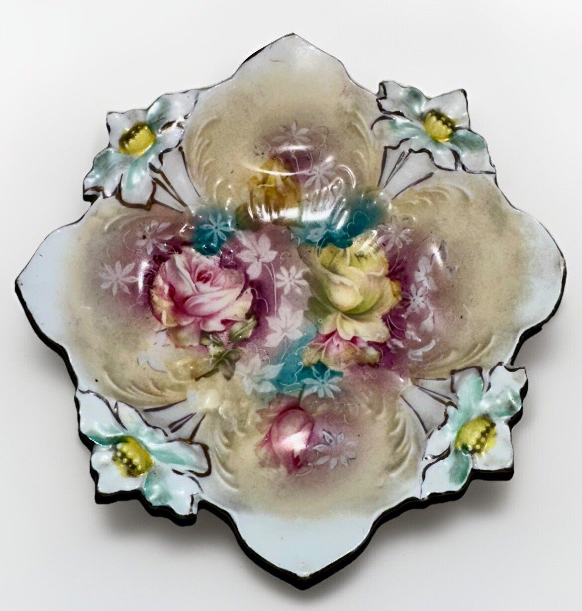Royal Frankfort 3 - Footed Bowl Pin & Yellow Rose Motif Delicate Porcelain Germany - AntiquesEtceteraRoyal Frankfort 3 - Footed Bowl Pin & Yellow Rose Motif Delicate Porcelain GermanyRoyal FrankfortAntiquesEtcetera