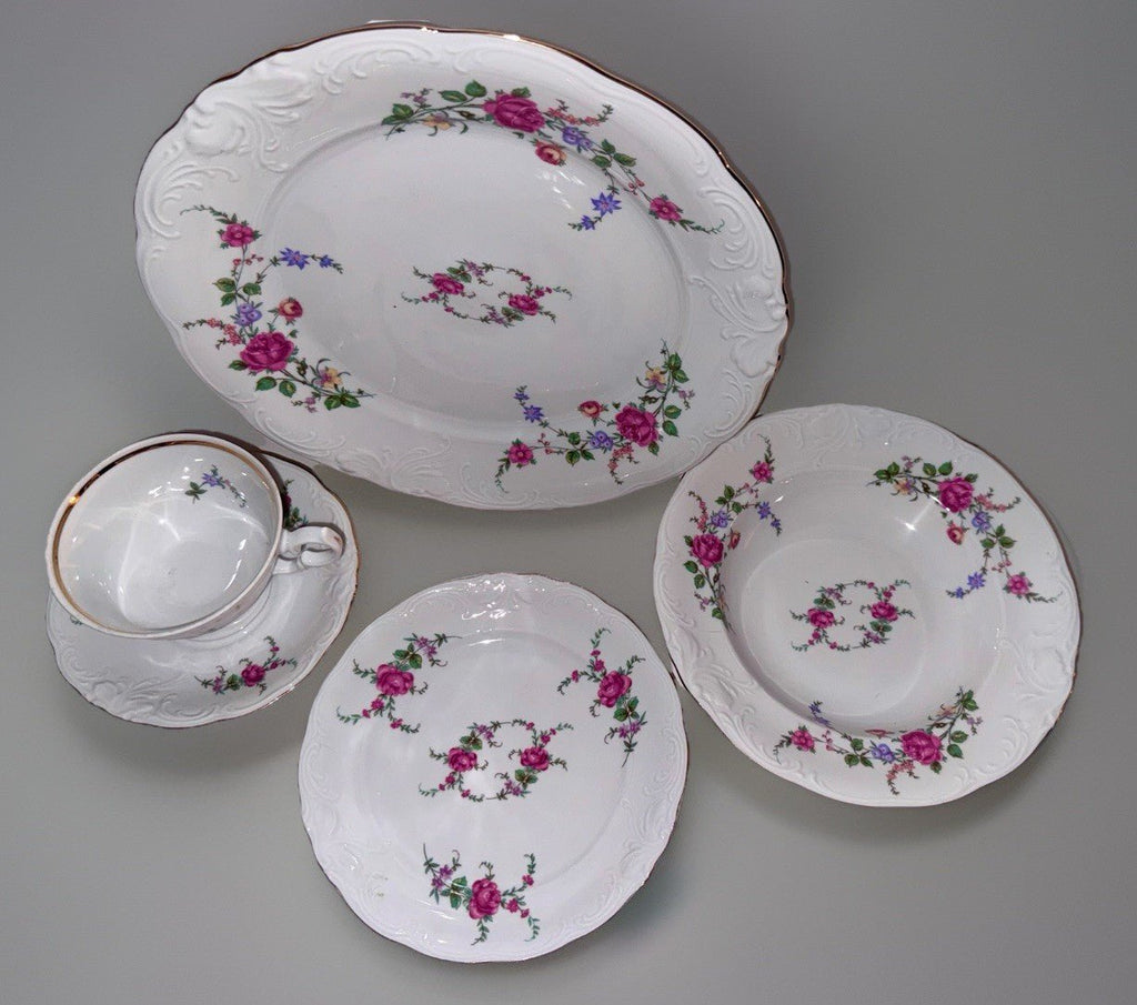 Royal Kent 5 Piece Place Setting Bavarian Moss Rose Gold Trim Embossed Rim RKT8 - AntiquesEtceteraRoyal Kent 5 Piece Place Setting Bavarian Moss Rose Gold Trim Embossed Rim RKT8Royal KentAntiquesEtcetera
