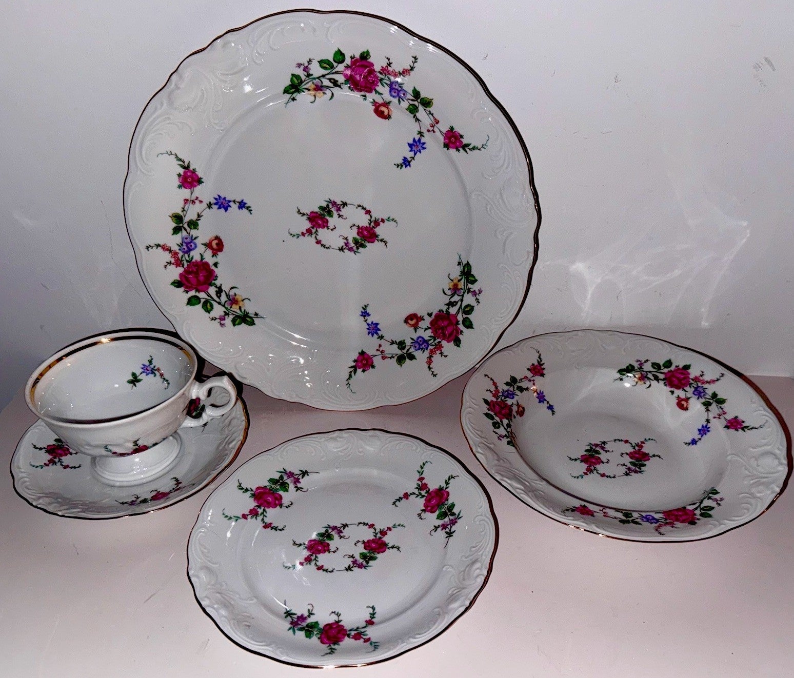Royal Kent 5 Piece Place Setting Bavarian Moss Rose Gold Trim Embossed Rim RKT8 - AntiquesEtceteraRoyal Kent 5 Piece Place Setting Bavarian Moss Rose Gold Trim Embossed Rim RKT8Royal KentAntiquesEtcetera