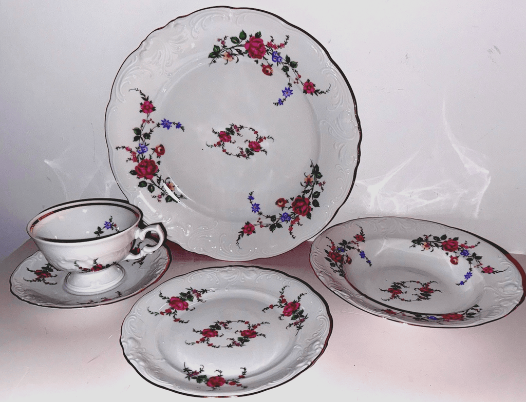 Royal Kent 5 Piece Place Setting Bavarian Moss Rose Gold Trim Embossed Rim RKT8 - AntiquesEtceteraRoyal Kent 5 Piece Place Setting Bavarian Moss Rose Gold Trim Embossed Rim RKT8Royal KentAntiquesEtcetera
