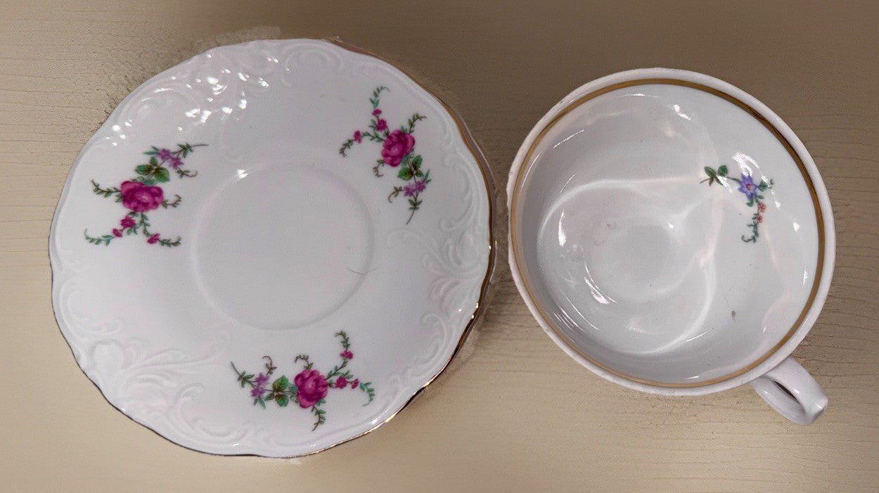 Royal Kent 5 Piece Place Setting Bavarian Moss Rose Gold Trim Embossed Rim RKT8 - AntiquesEtceteraRoyal Kent 5 Piece Place Setting Bavarian Moss Rose Gold Trim Embossed Rim RKT8Royal KentAntiquesEtcetera