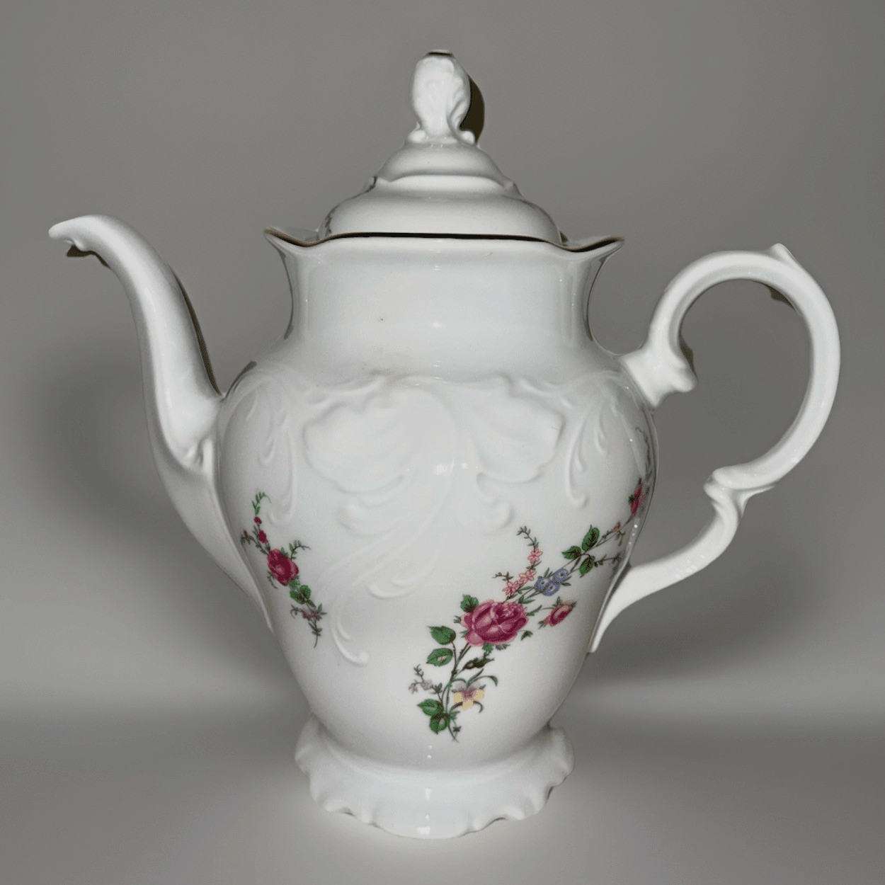 Royal Kent Coffee Pot with Lid Bavarian Moss Rose Gold Trim & Embossed Rim RKT8 - AntiquesEtceteraRoyal Kent Coffee Pot with Lid Bavarian Moss Rose Gold Trim & Embossed Rim RKT8Royal KentAntiquesEtcetera