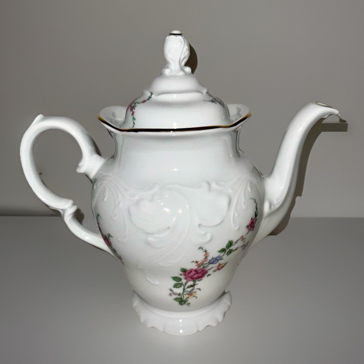 Royal Kent Coffee Pot with Lid Bavarian Moss Rose Gold Trim & Embossed Rim RKT8 - AntiquesEtceteraRoyal Kent Coffee Pot with Lid Bavarian Moss Rose Gold Trim & Embossed Rim RKT8Royal KentAntiquesEtcetera