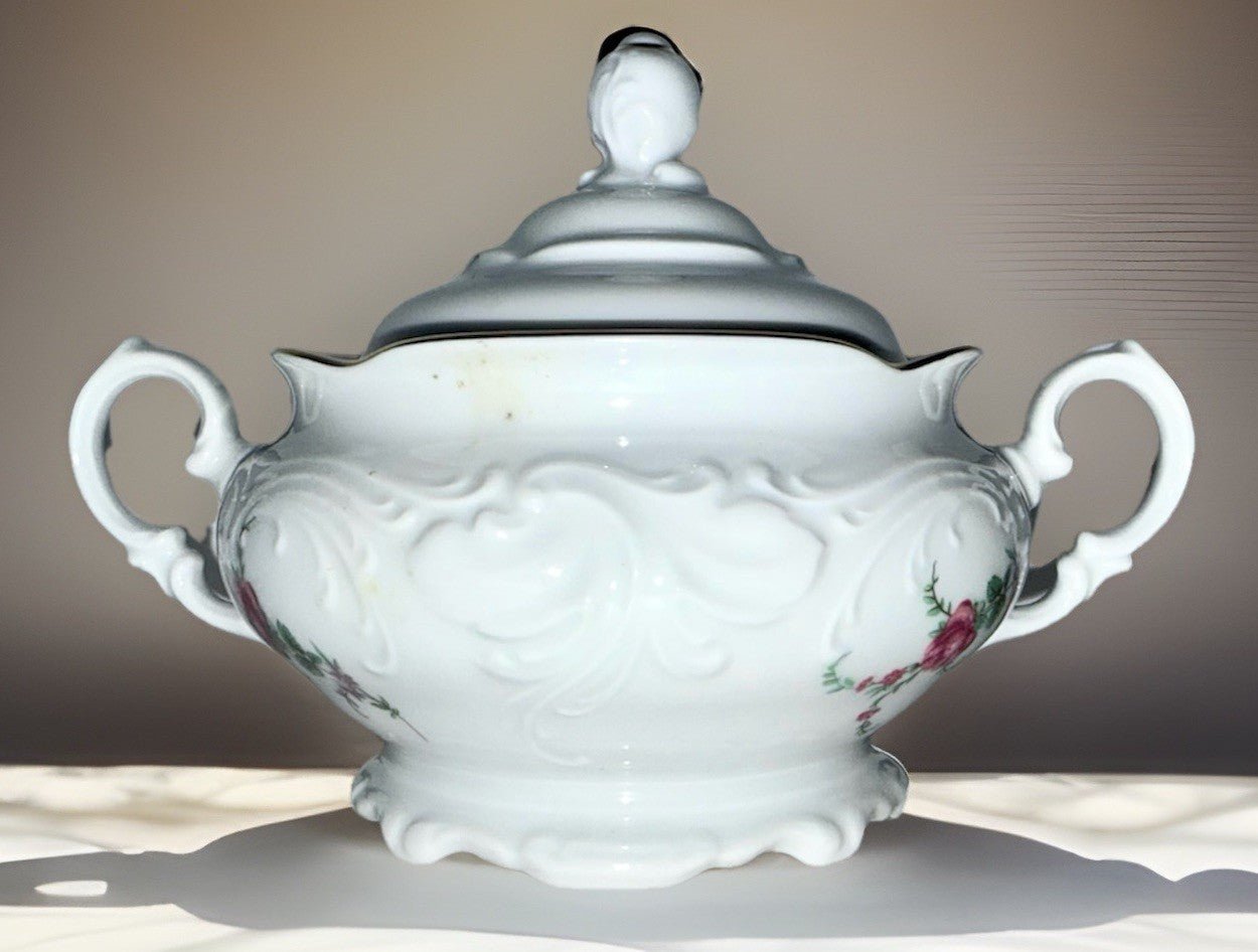 Royal Kent Sugar Bowl with Lid Bavarian Moss Rose Gold Trim & Embossed Rim RKT8 - AntiquesEtceteraRoyal Kent Sugar Bowl with Lid Bavarian Moss Rose Gold Trim & Embossed Rim RKT8Royal KentAntiquesEtcetera