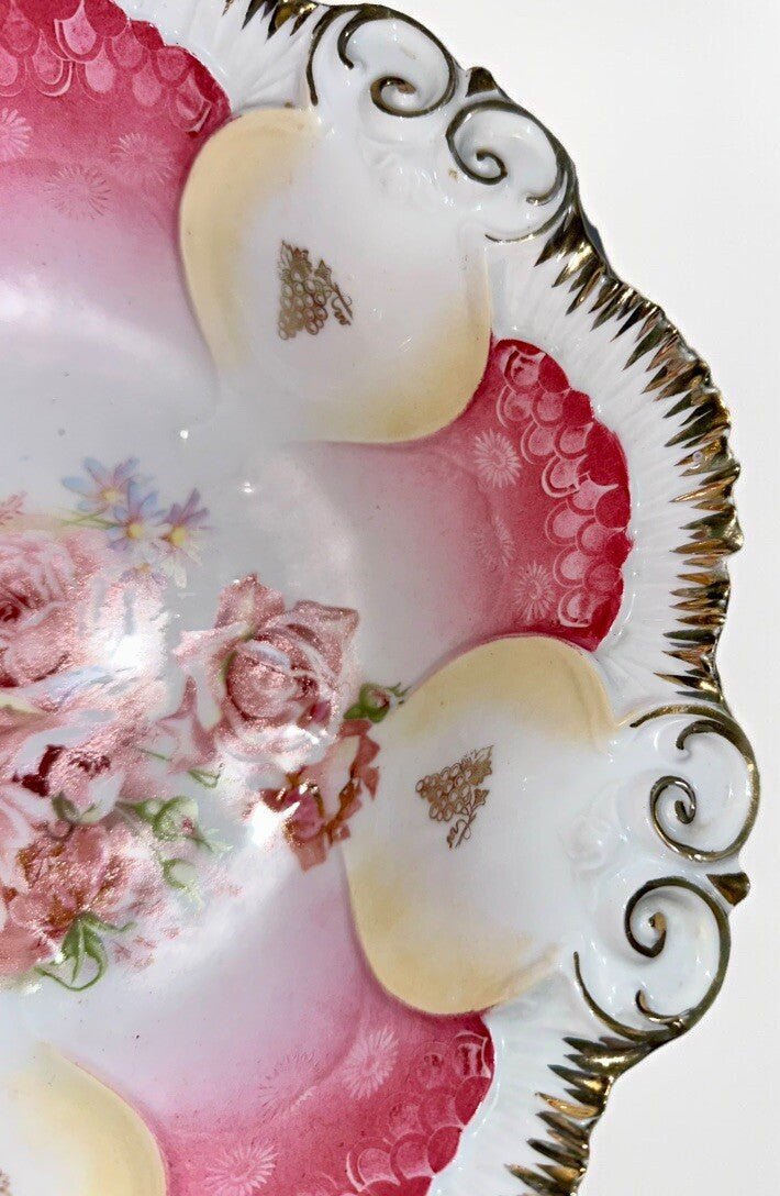 RS Prussia Serving Bowl Lush Pink Roses Gold Gilt Grape Bunches Transfer 10 5/8" - AntiquesEtceteraRS Prussia Serving Bowl Lush Pink Roses Gold Gilt Grape Bunches Transfer 10 5/8"RS PrussiaAntiquesEtcetera