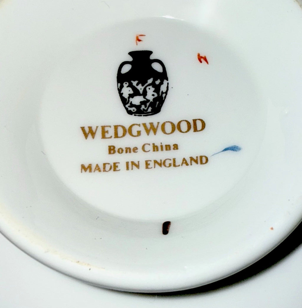 Set of 3 Wedgwood Florentine Bone China Tea Cups w/ 4 Saucers Griffin Bands Blue - AntiquesEtceteraSet of 3 Wedgwood Florentine Bone China Tea Cups w/ 4 Saucers Griffin Bands BlueWedgwoodAntiquesEtcetera
