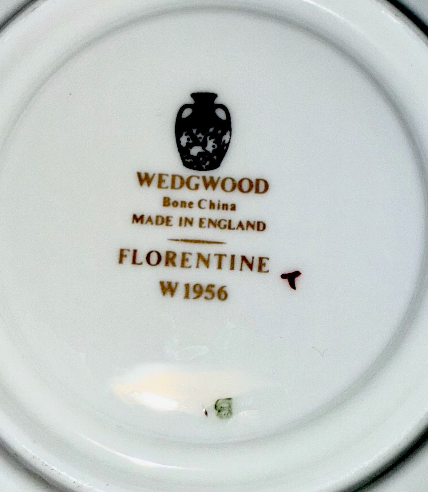 Set of 3 Wedgwood Florentine Bone China Tea Cups w/ 4 Saucers Griffin Bands Blue - AntiquesEtceteraSet of 3 Wedgwood Florentine Bone China Tea Cups w/ 4 Saucers Griffin Bands BlueWedgwoodAntiquesEtcetera