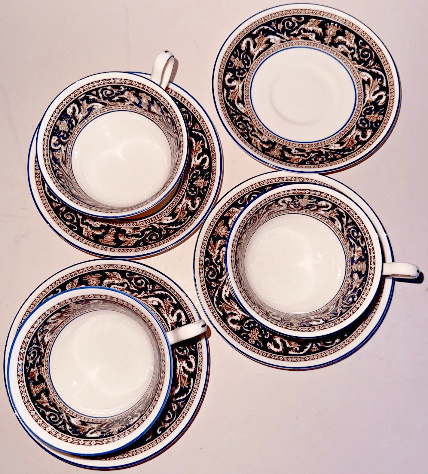 Set of 3 Wedgwood Florentine Bone China Tea Cups w/ 4 Saucers Griffin Bands Blue - AntiquesEtceteraSet of 3 Wedgwood Florentine Bone China Tea Cups w/ 4 Saucers Griffin Bands BlueWedgwoodAntiquesEtcetera