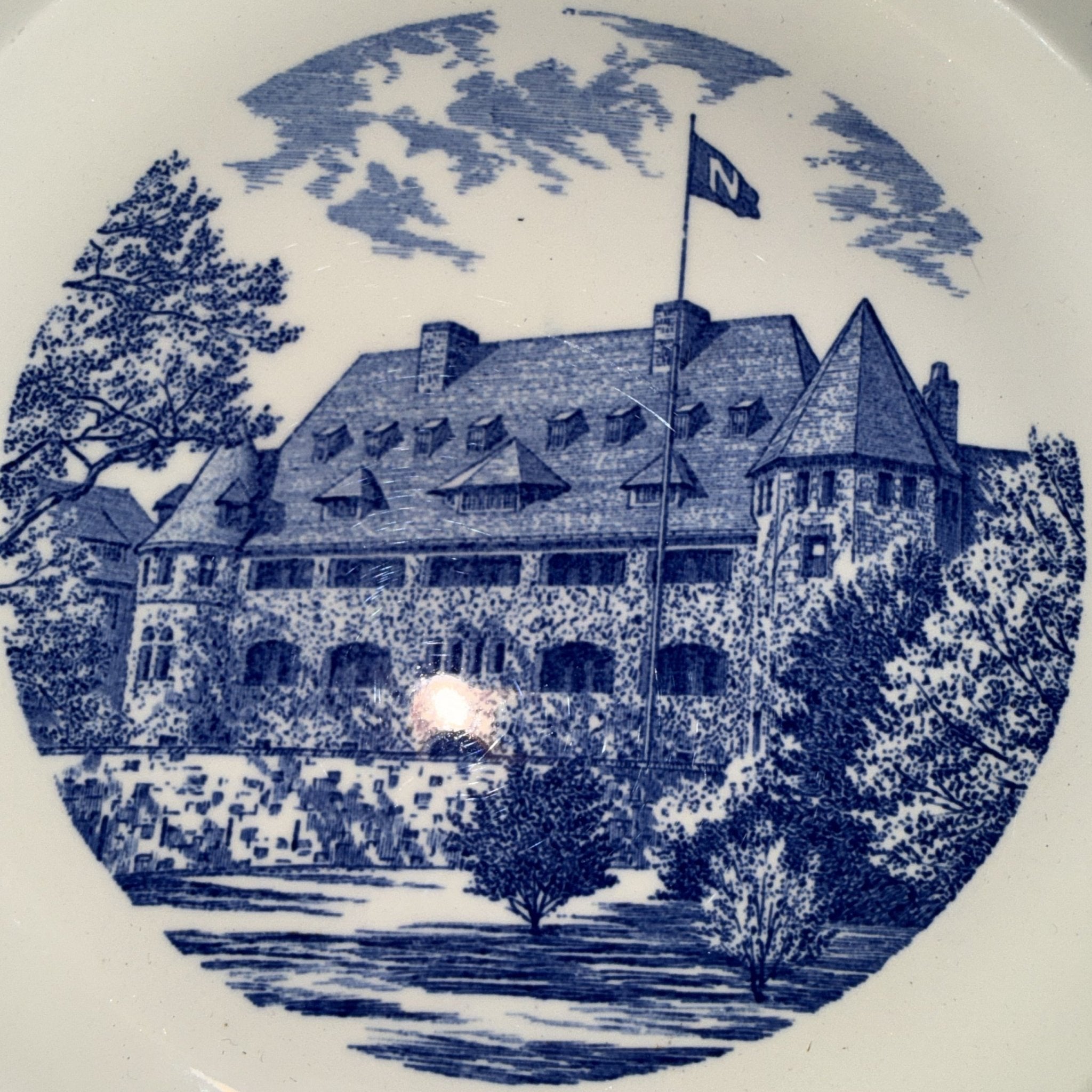 Set of 6 Wedgwood Noble and Greenough School Commemorative Plates – Spes Sibi Quisque 1866 – Shreve Crump & Low Boston - AntiquesEtceteraSet of 6 Wedgwood Noble and Greenough School Commemorative Plates – Spes Sibi Quisque 1866 – Shreve Crump & Low BostonElegant / Collectible DinnerwareWedgwoodAntiquesEtcetera