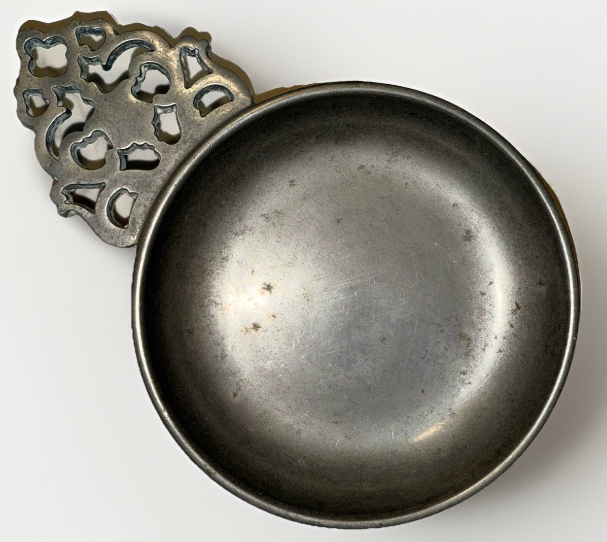 Stede Pewter Porringer Filigree Handle Horsehead Hallmark Danforth Collection - AntiquesEtceteraStede Pewter Porringer Filigree Handle Horsehead Hallmark Danforth CollectionStedeAntiquesEtcetera