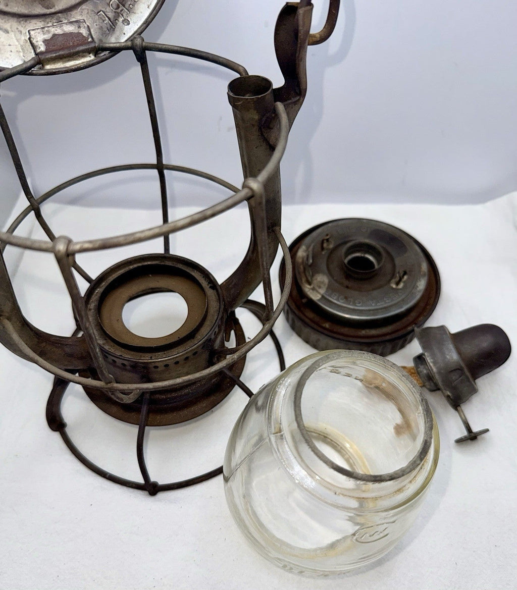 Vintage D.L. & W. Railroad Lantern Dietz Vestal NY Delaware Lackawanna & Western - AntiquesEtceteraVintage D.L. & W. Railroad Lantern Dietz Vestal NY Delaware Lackawanna & WesternDietzAntiquesEtcetera