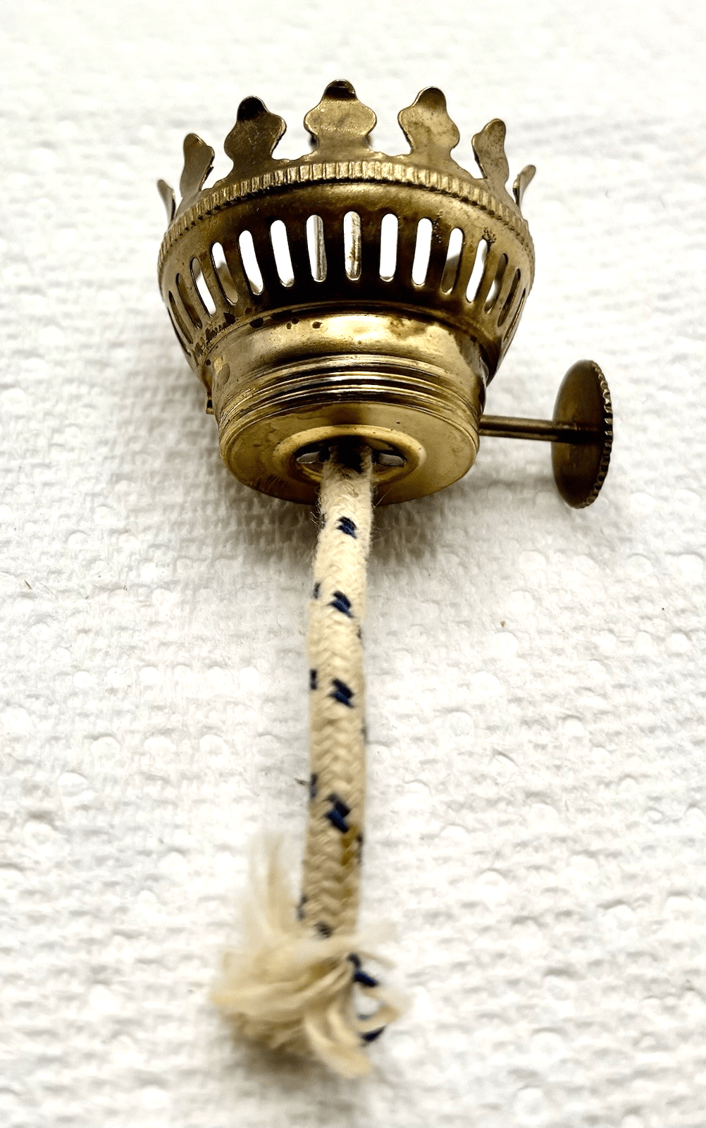 Vintage No 1/0 miniature Pixie Wick Kerosene Oil Lamp Burner - AntiquesEtceteraVintage No 1/0 miniature Pixie Wick Kerosene Oil Lamp BurnerAntiquesEtceteraAntiquesEtcetera