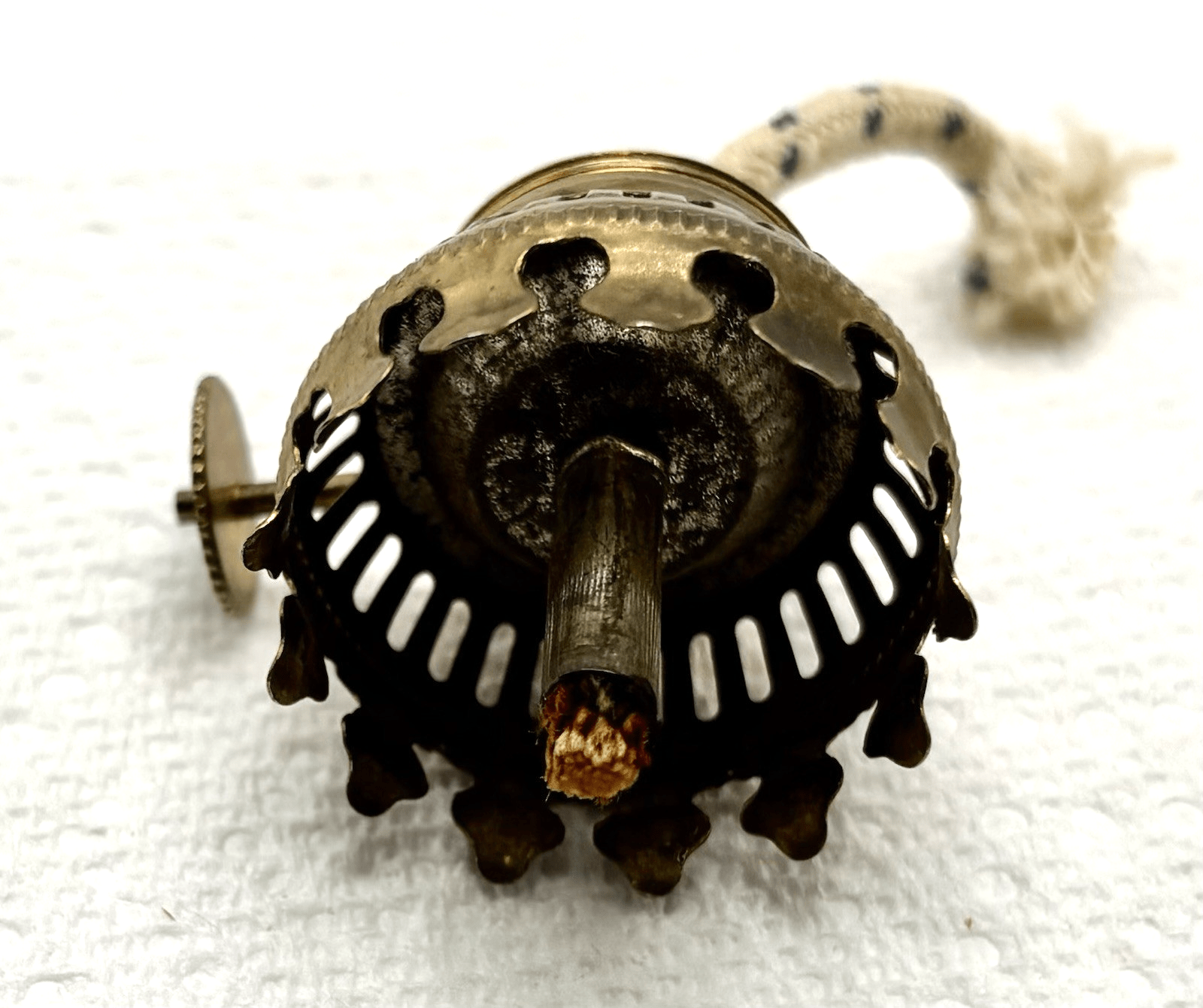 Vintage No 1/0 miniature Pixie Wick Kerosene Oil Lamp Burner - AntiquesEtceteraVintage No 1/0 miniature Pixie Wick Kerosene Oil Lamp BurnerAntiquesEtceteraAntiquesEtcetera