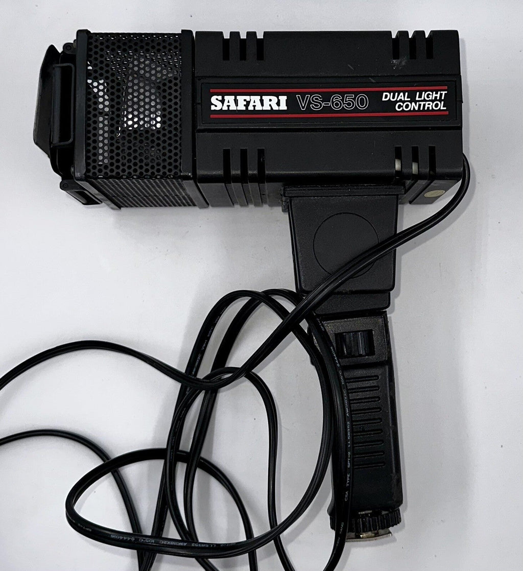 Vintage SAFARI VS - 650 Focusing Video Light Dual Control with Fan - AntiquesEtceteraVintage SAFARI VS - 650 Focusing Video Light Dual Control with FanSafariAntiquesEtcetera